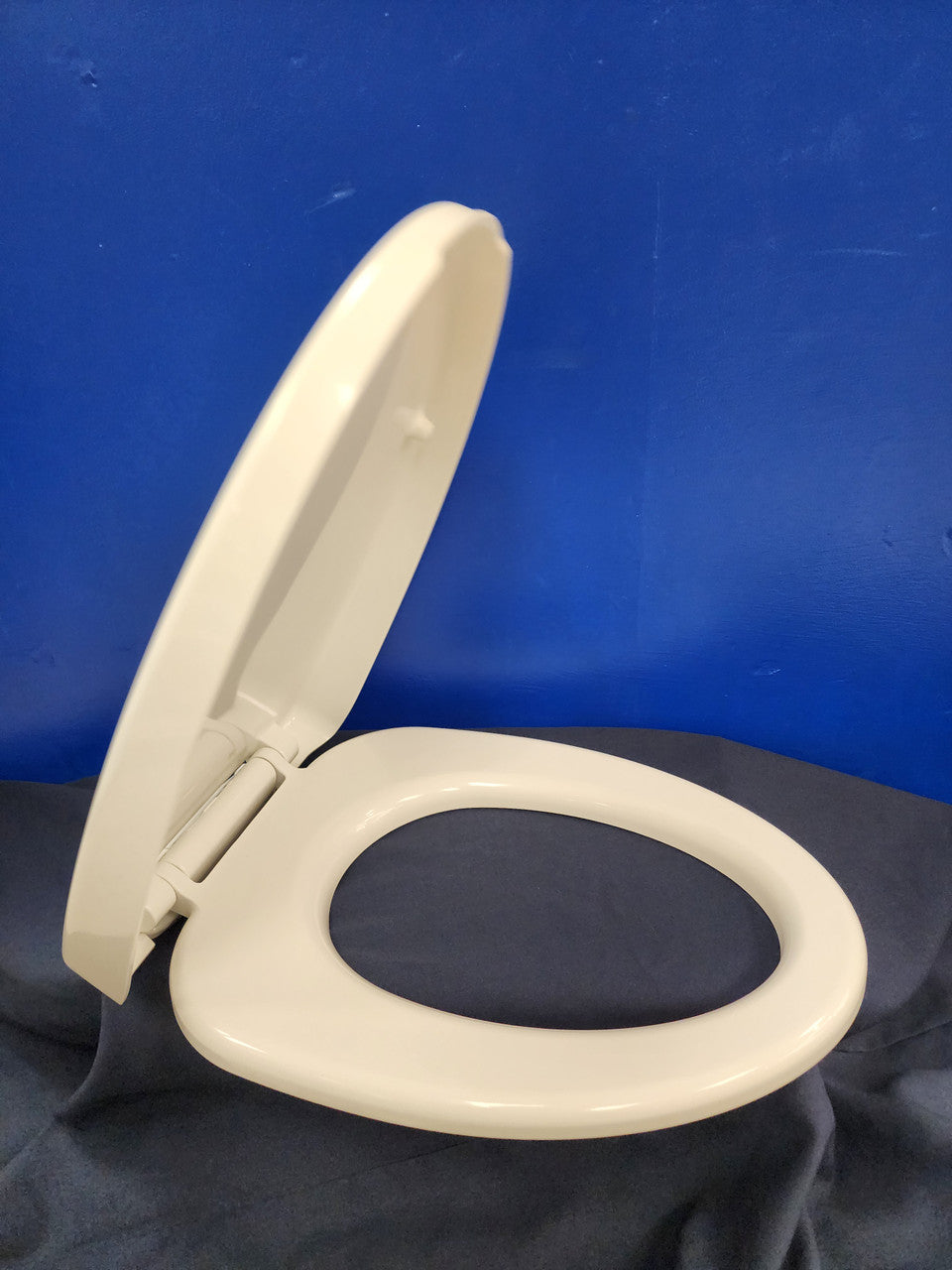 DOMETIC SANITATION Seat & Lid White Moderno White Default